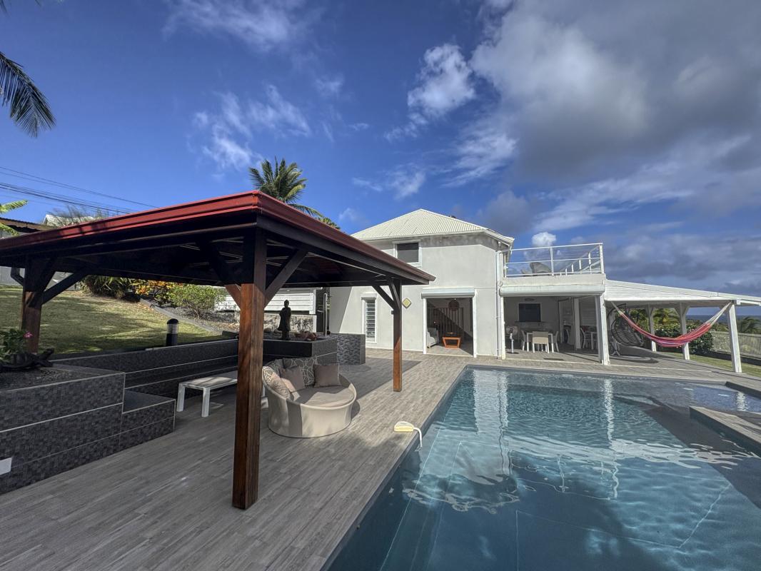 10.Location villa piscine vue mer Saint François Guadeloupe_Piscine
